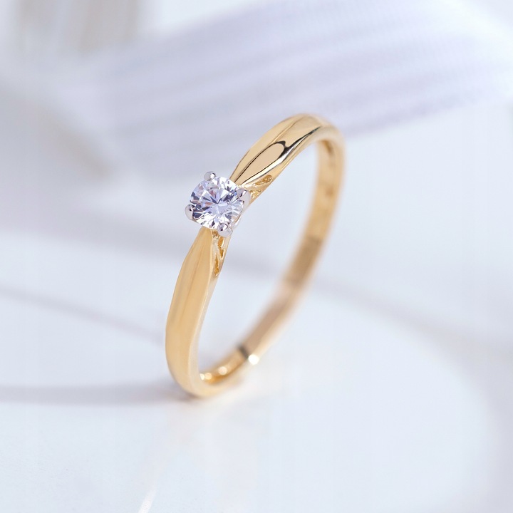 Złoty PIERŚCIONEK ZARĘCZYNOWY 333 z CYRKONIĄ r.10