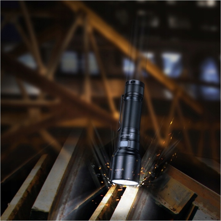 Latarka diodowa Fenix C7 3000lm 470m USB-C + Akumulator + Dodatki