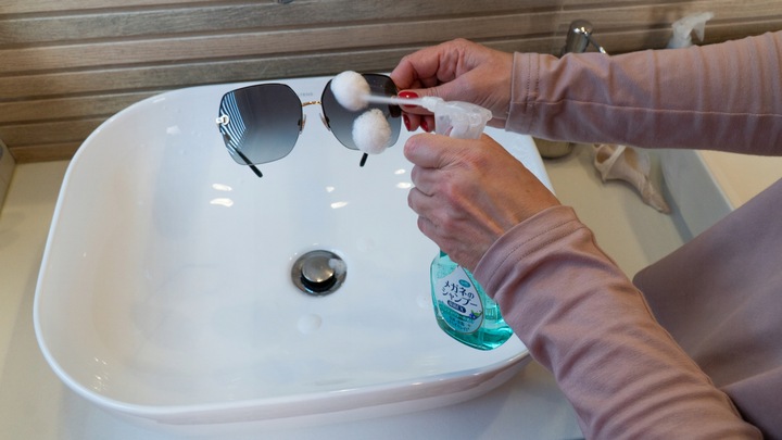 SZAMPON DO OKULARÓW INNOWACYJNY JAPOŃSKI ZAPACH MIĘTA-JAGODA 200 ML SOFT99