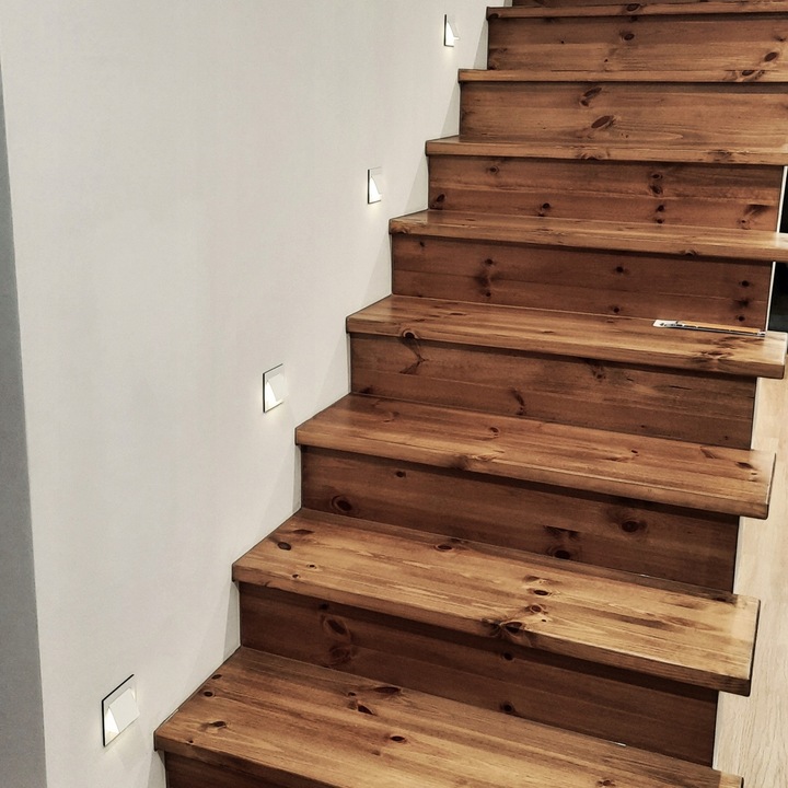 Oświetlenie schodowe oprawa lampka schodowa LED 230V 2W Czarna Q6 Skinder