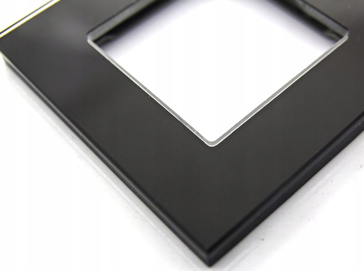 GNIAZDO PODWÓJNE SZKLANE GNIAZDKO Z BOLCEM CZARNE B-LINE ELEKTRYCZNE SZKŁO