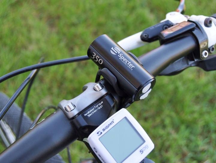 Przednia lampka ROWEROWA LED Specter XPG350 lm latarka uchwyt USB miejska