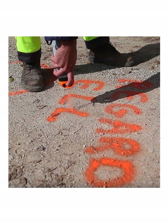 Farba geodezyjna spray SOPPEC TRACK MARKER FLUO 12szt. do znakowania