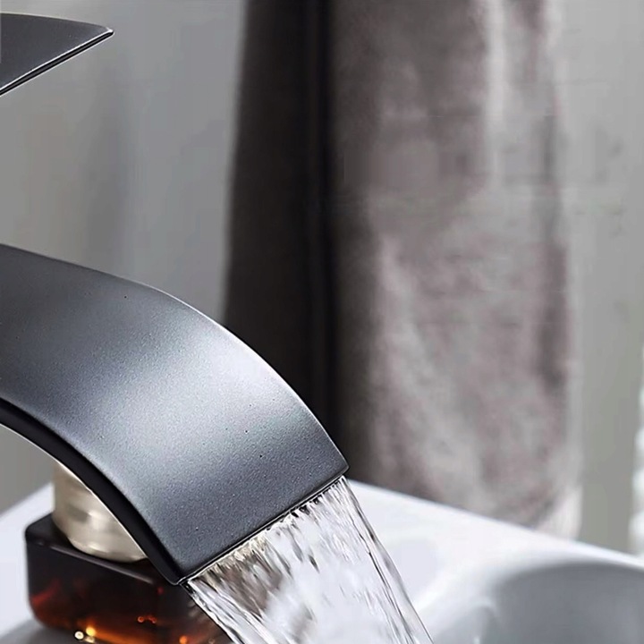 CZARNA BATERIA UMYWALKOWA STOJĄCA WODOSPAD CUBIC ŁAZIENKOWA KRAN UMYWALKI