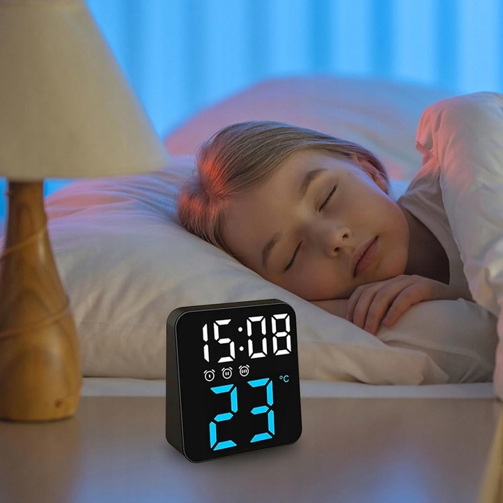 ZEGAR ZEGAREK ELEKTRONICZNY CYFROWY LED STOJĄCY BUDZIK DATA TEMPERATURA