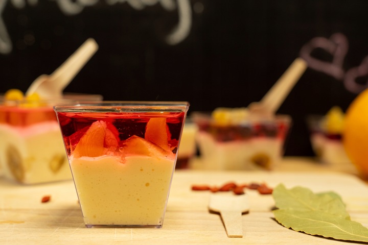 Pucharki Kwadratowe do Deserów 120ml 50szt na Przekąski Desery Pojemniki