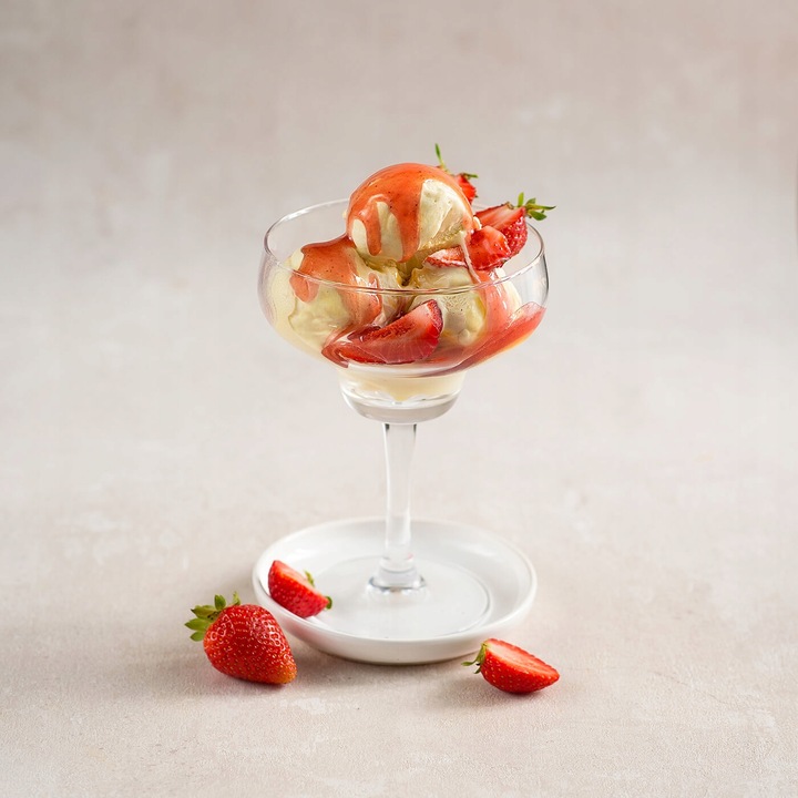 Sos truskawkowy Terravita 1kg POLEWA NA GOFRY, LODY, DESERY 09.2026