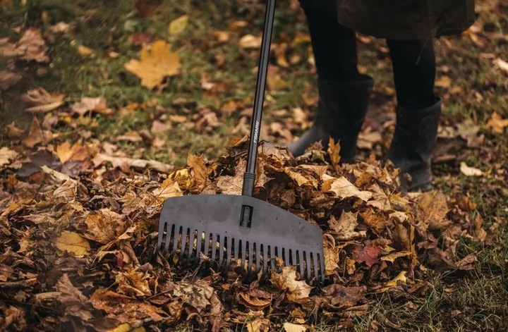 Grabie do liści sz. 440mm, dł. 1720mm (M) Solid Fiskars F1063090