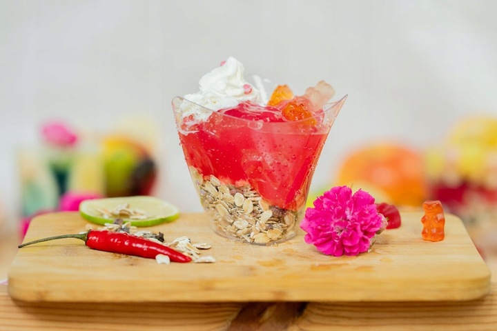 PUCHAREK POJEMNIK na deser GÓRA FALISTA WAVES 25 sztuk PRZYSTAWKI PRZEKĄSKI