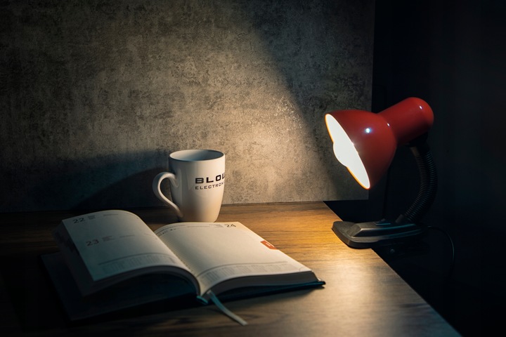 LAMPKA NOCNA DO CZYTANIA SZKOLANA NA BIURKO KLIPS 180CM ŻARÓWKA E27 ZESTAW