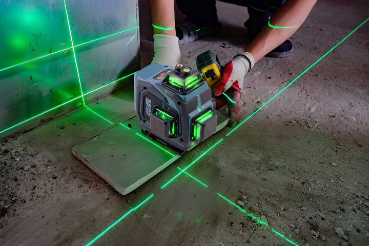 POZIOMICA LASEROWA LASER KRZYŻOWY + STATYW 4D SAMOPOZIOMUJĄCY 40m