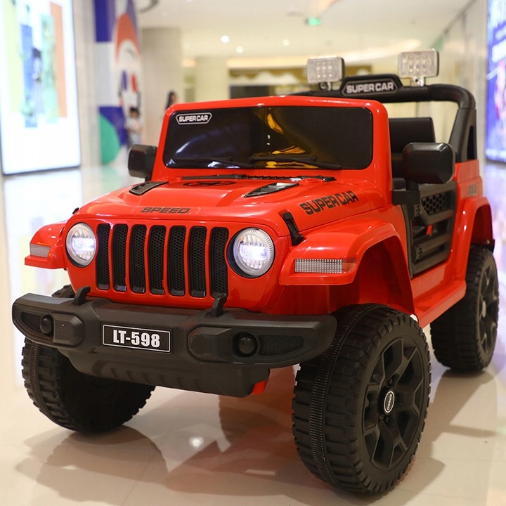 JEEP LT Off Road 4x4,4 silniki, Auto na akumulator, 4 amortyzatory, 12v7ah