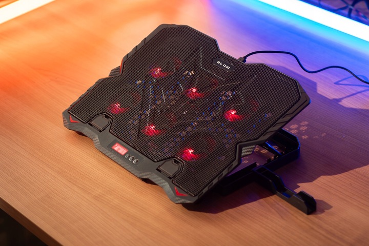 PODSTAWKA PODKŁADKA CHŁODZĄCA POD LAPTOPA 15,6' GAMINGOWA DUŻA LED HUB USB