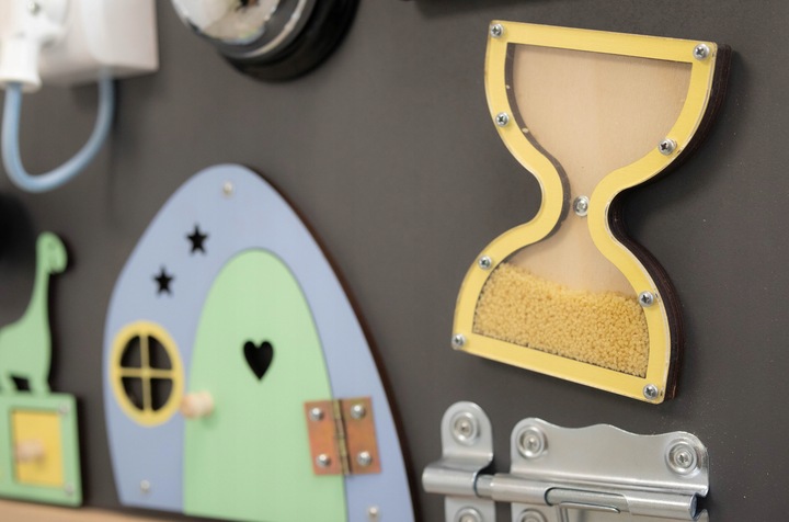 Tablica manipulacyjna sensoryczna Montessori