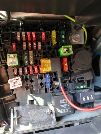 GNIAZDA ZAPALNICZKI BYPASS Rejestrator Nawigacja