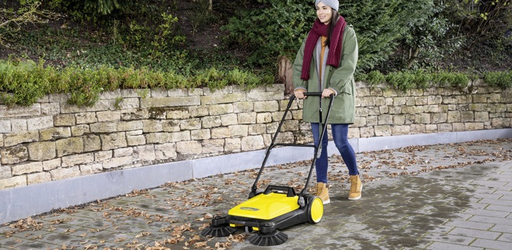 KARCHER S4 TWIN ZAMIATARKA RĘCZNA DO LIŚCI KOSTKI