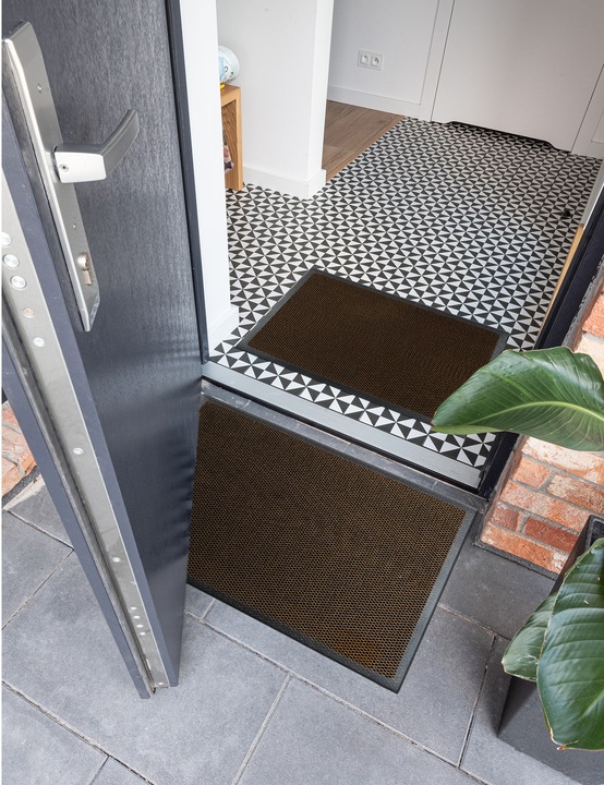 WYCIERACZKA POD DRZWI 60x90 WEJŚCIOWA ANTYPOŚLIZGOWA ZEWNĘTRZNA 3D SIATKA