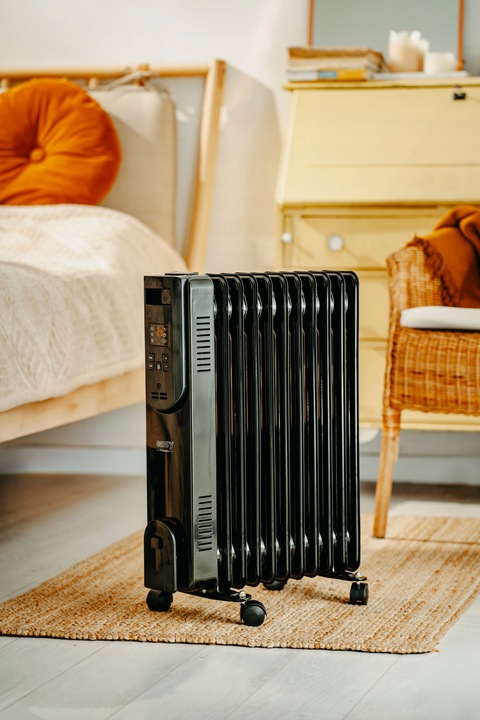 Grzejnik Olejowy LED z pilotem 11 żeberek Olejak 2500W Czarny Camry