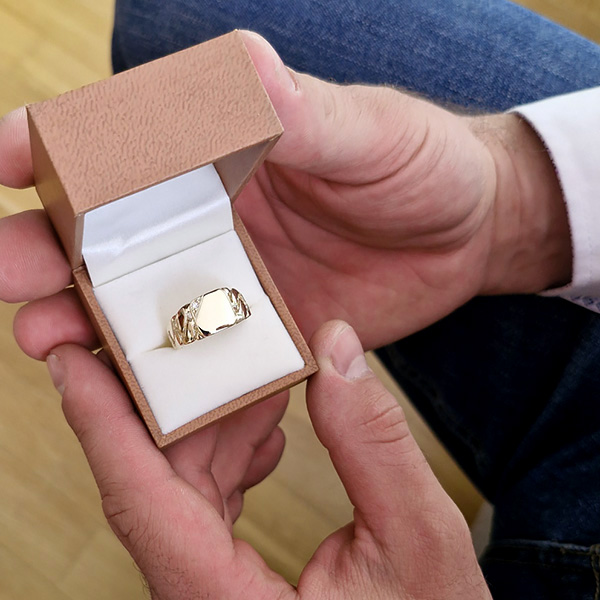 SYGNET ZŁOTY MĘSKI PANCERKA Z BRYLANTEM 585 / R28