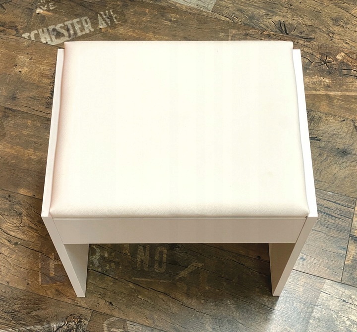 Taboret Do Toaletki Kosmetycznej Siedzisko Białe Pufa