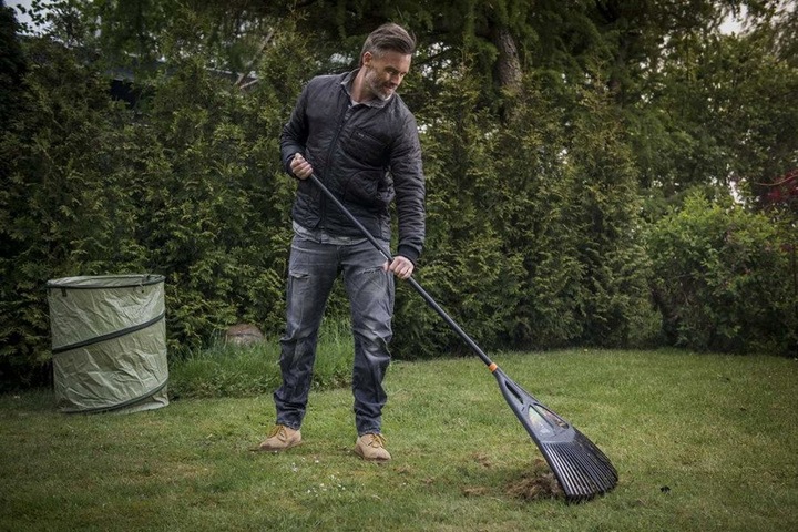 FISKARS Grabie do liści trawy SOLID XL lekkie 27 zębów 1015645 135090