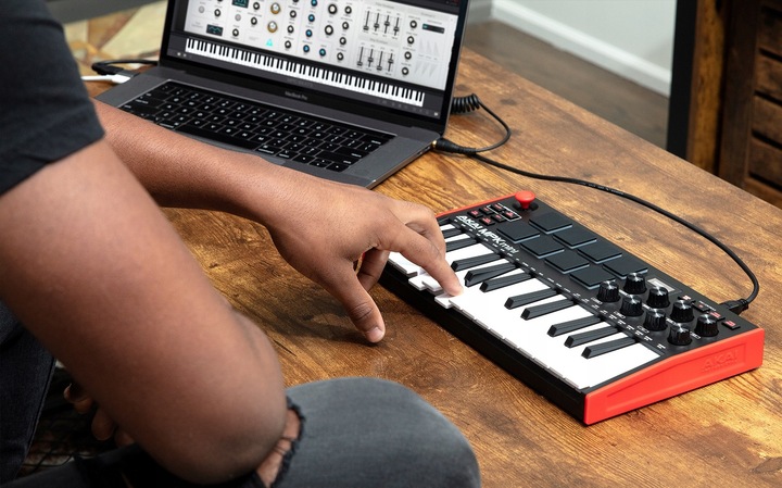 Akai MPK Mini MK3 Klawiatura sterująca USB + Software MPC Beats CMP Starter