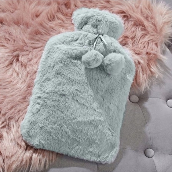 TERMOFOR NA WODĘ 2L W POKROWCU PLUSZOWY OGRZEWACZ GUMOWY W SWETERKU SZARY