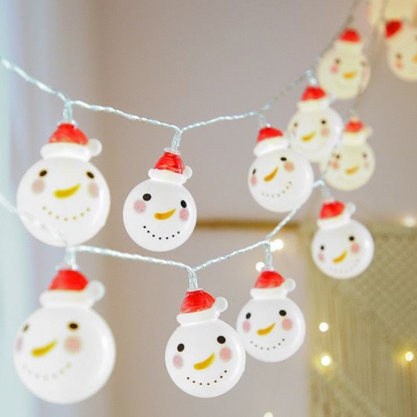 LAMPKI ŚWIĄTECZNE 10LED KURTYNA ŚWIETLNA ŚWIECĄCY BAŁWANEK NA BATERIE 2XAA