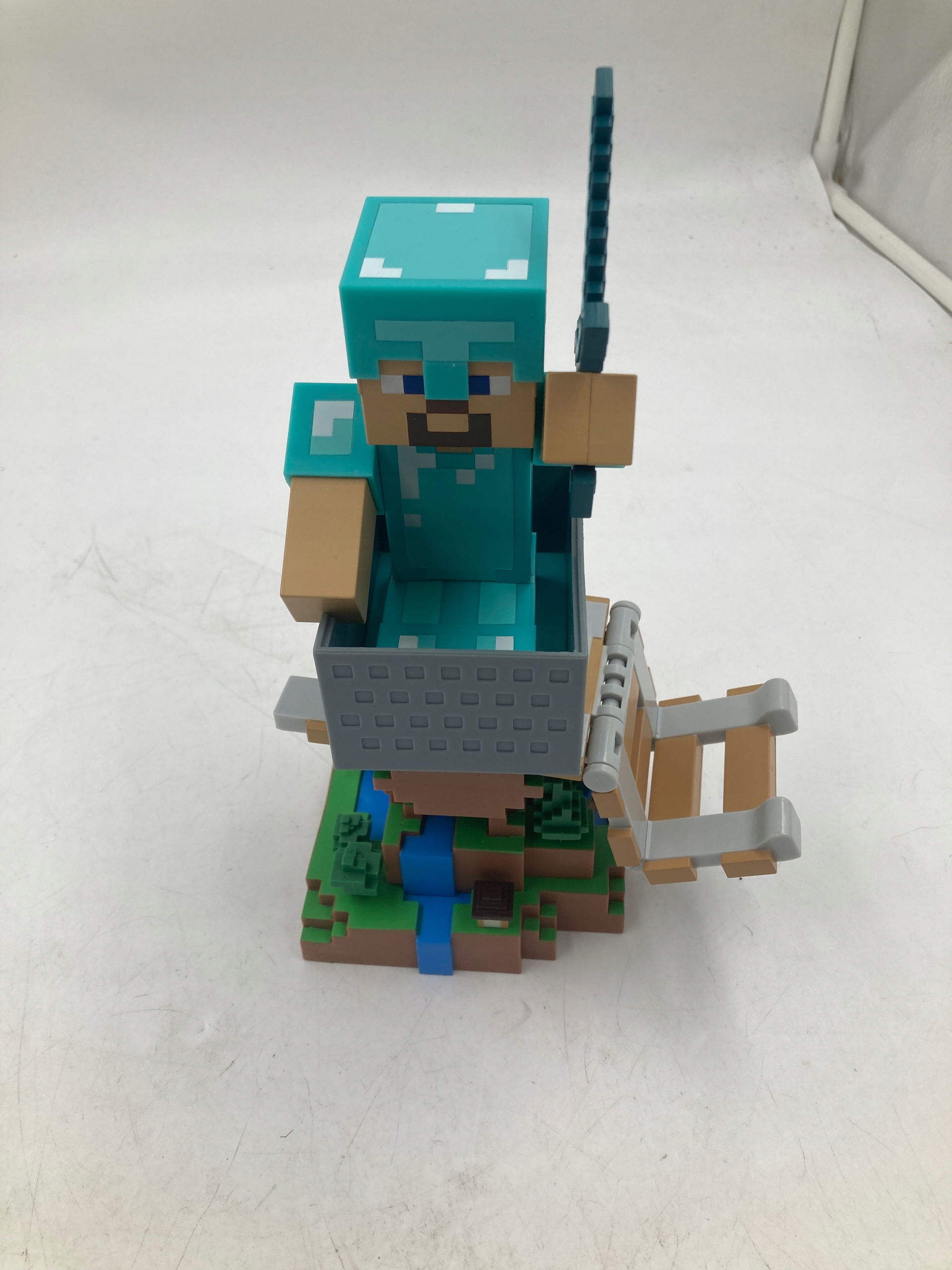 47b7e4ddde41c4b940aca12f7d34564e.jpg