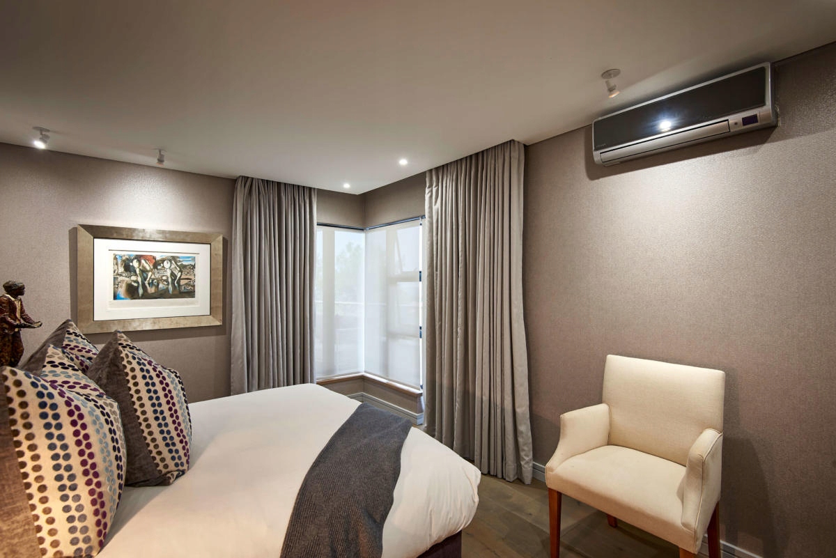 Karnisz Elektryczny SOMFY Movelite 35 651-700 cm.