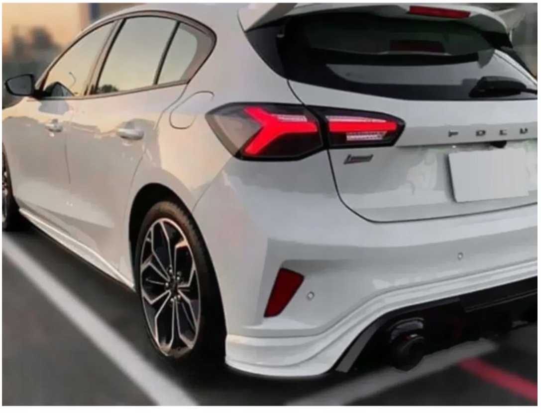 LAMPY DIODOWE RED SMOKE FORD FOCUS 4 2018-2021 DYNAMICZNE KIERUNKOWSKAZY