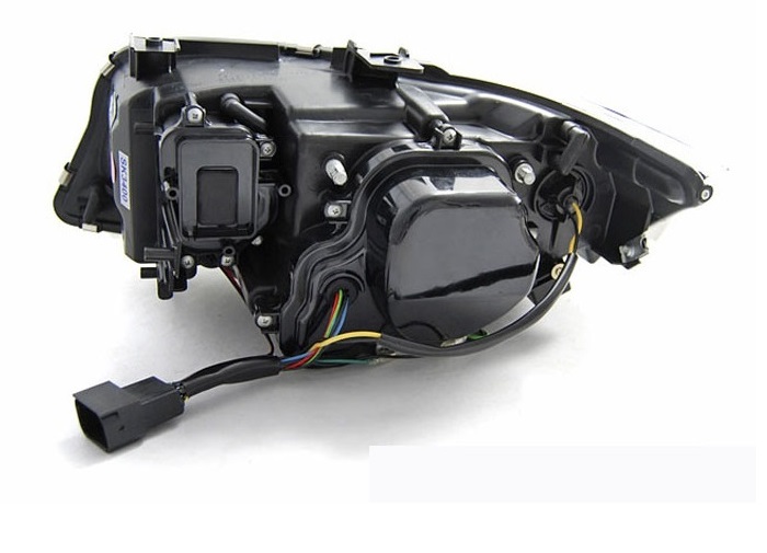 Lampy Reflektory BMW E90/E91 05-08 LED 3D