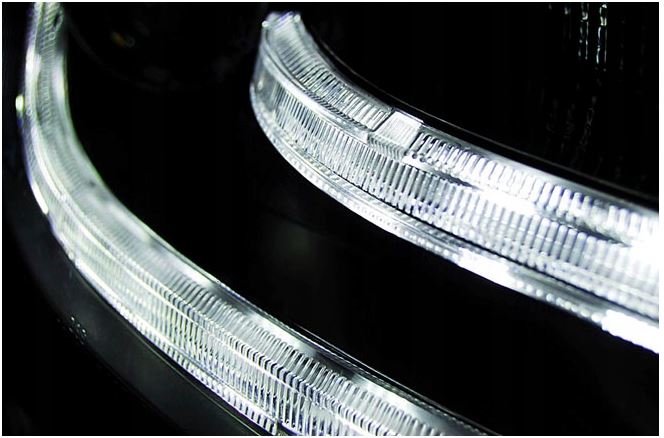 LAMPY Reflektory  AUDI A4 B8 OD 2008 DO 2011 XENONDO DO JAZDY DZIENNEJ DRL