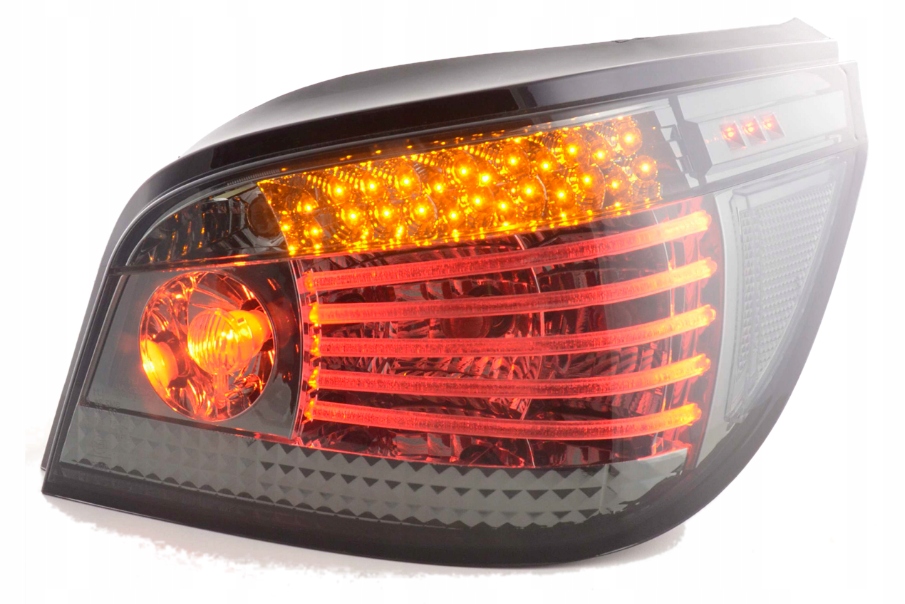LAMPY DIODOWE Do BMW E60 SEDAN Od 2003 Do 2007 DYNAMICZNY KIERUNKOWSKAZ