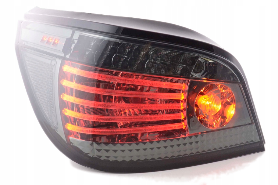 LAMPY DIODOWE Do BMW E60 SEDAN Od 2003 Do 2007 DYNAMICZNY KIERUNKOWSKAZ