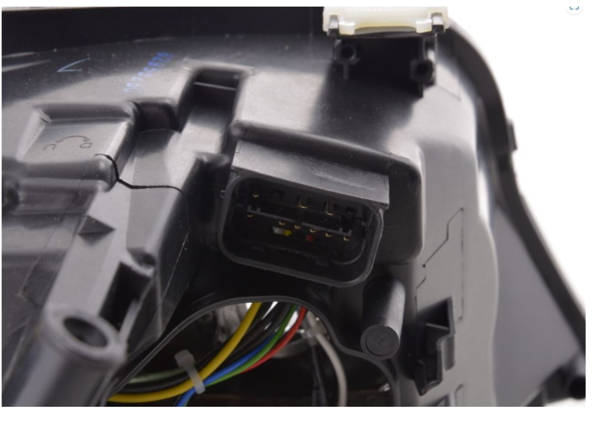 Reflektory BMW E90 E91 2005-2011 BIAŁE Ringi LED H7 DEPO - Oryginalne Lampy