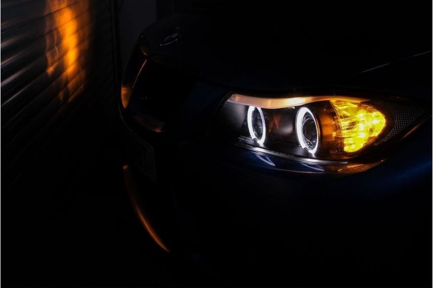 Lampy Reflektory BMW E90 E91 2005 -2008 Ringi LED Oświetl swoją drogę