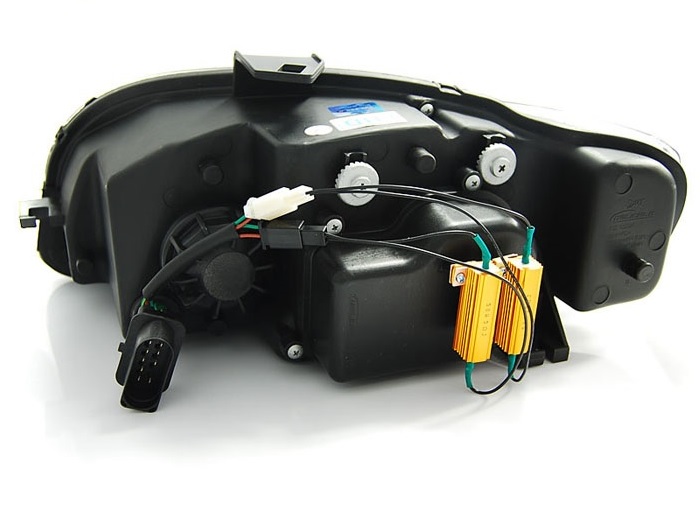 Lampy Reflektory AUDI A4 B7 04-08 LED TUBE+KIERUNE