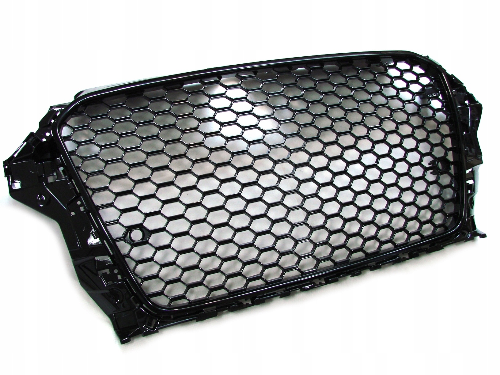GRILL ATRAPADO  Audi A3 8V OD 2012 DO 2016 Roku RS3 LOOK CZARNY POŁYSK  PDC