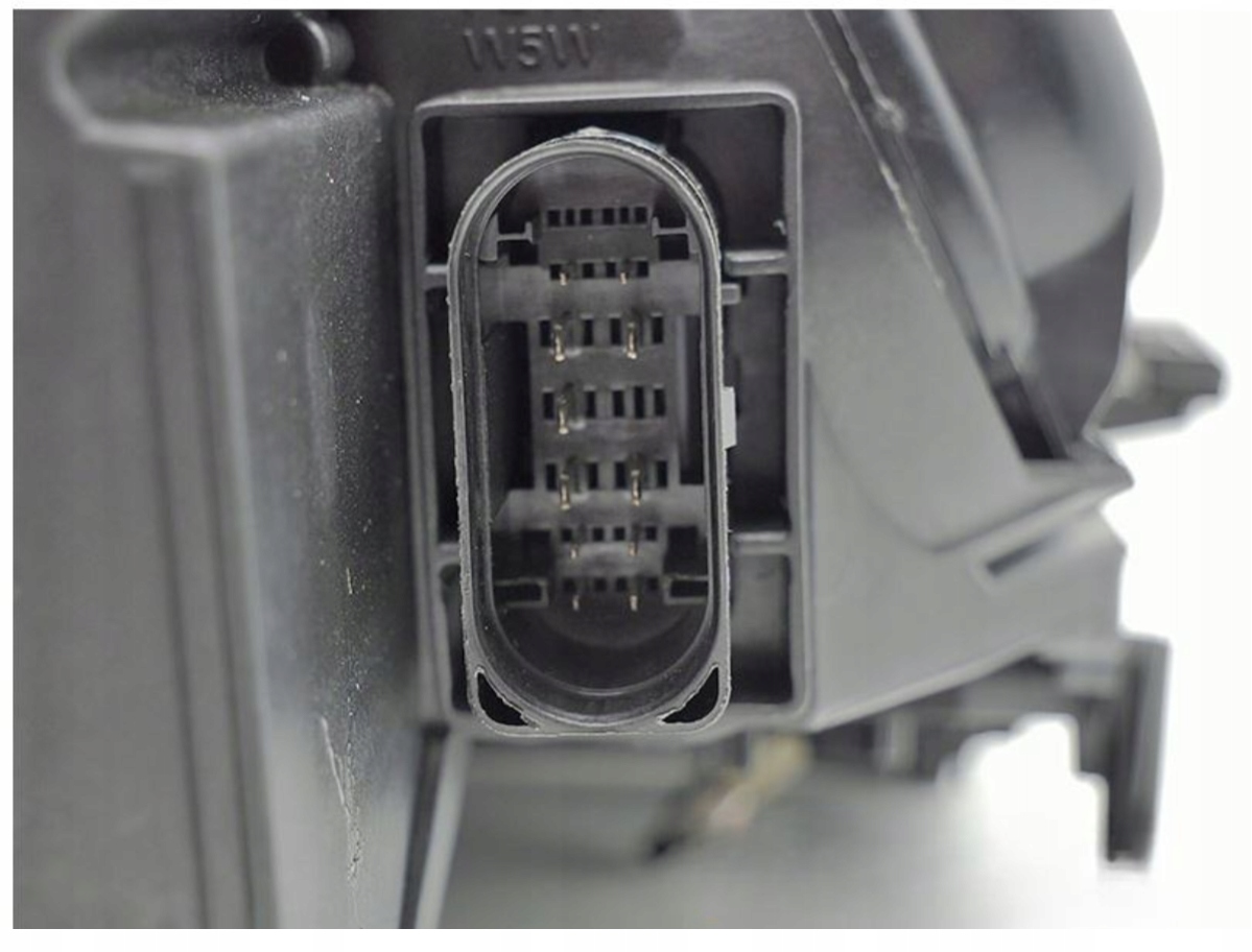 NOWE Niesamowite LAMPY REFLEKTORY XENON Do AUDI A4 B7 Od 2004 Do 2008