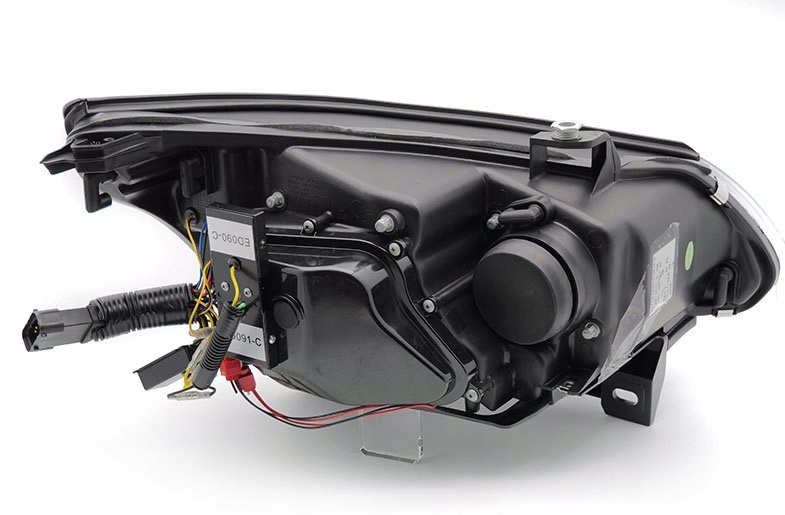 LAMPY REFLEKTORY XENON RINGI LED do BMW E60 E61 OD 2005 DO 2007 Roku