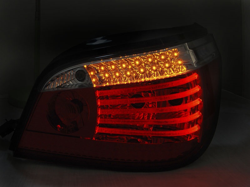 LAMPY DIODOWE LED  Do BMW E60 Od 2003 Do 2007  DYNAMICZNY KIERUNKOWSKAZ