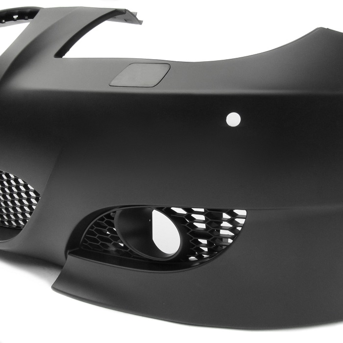 ZDERZAK M5 + Halogeny DO  BMW E60, E61 Od 2003 Do 2007 Roku NA CZUJNIKI PDC