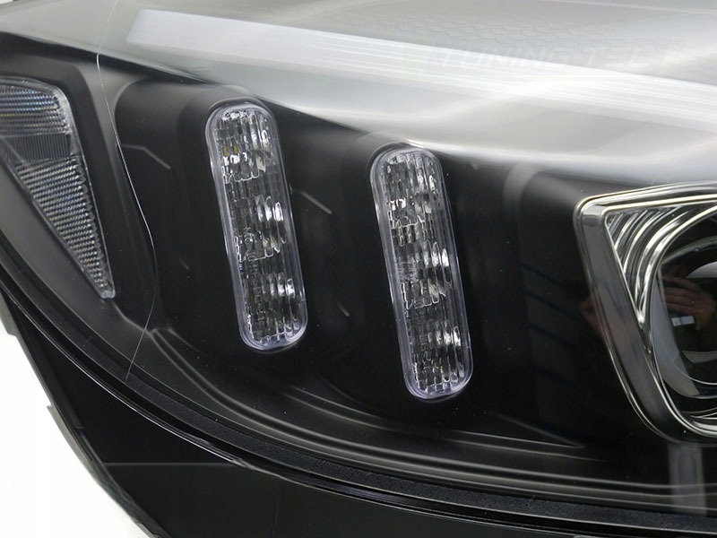 LAMPY MERCEDES C W205 14-18R LED BAR DO JAZDY DZIENNEJ DYNAMICZNY KIER.