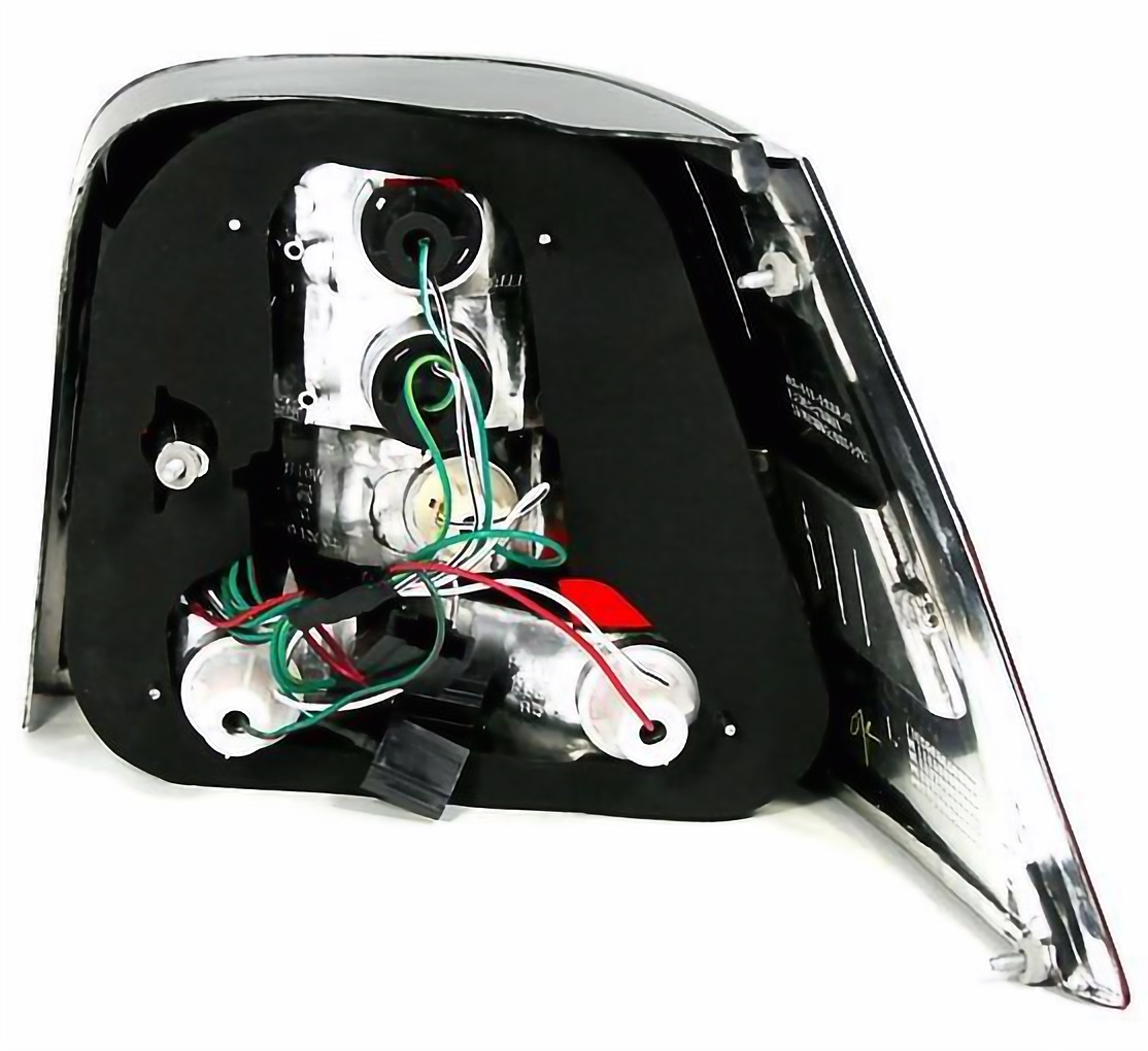 LAMPY TYLNE DO  VW GOLF IV 4 HATCHBACK OD 1997 DO 2003 CLEAR RED SMOKE