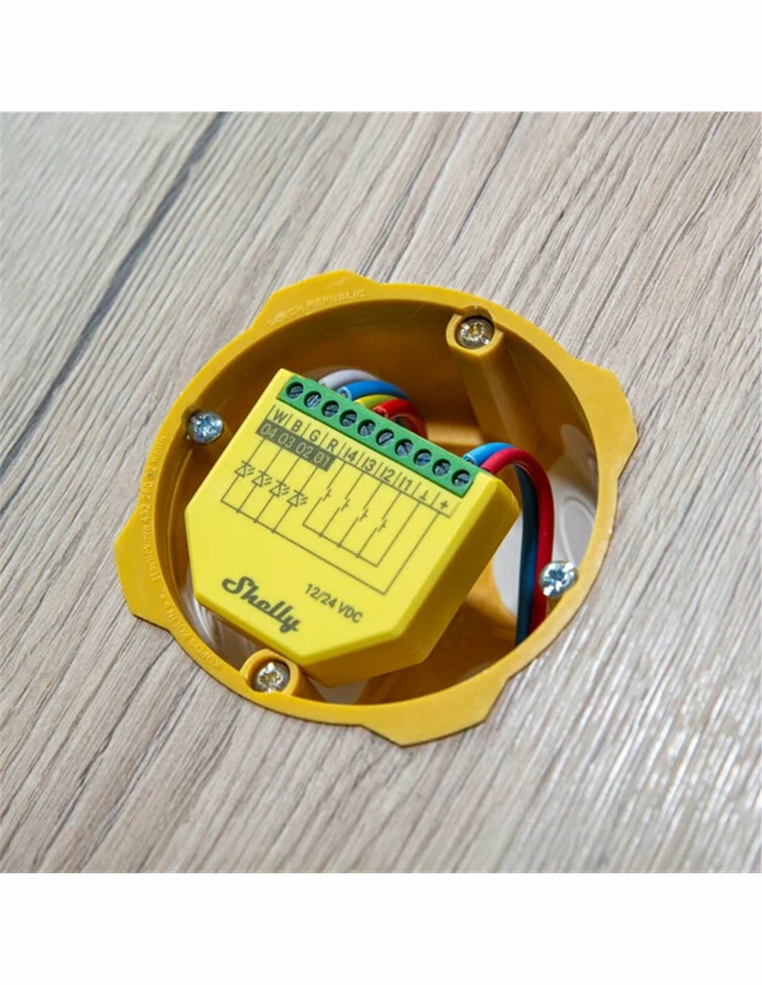 Shelly Plus RGBW PM Inteligentny Sterownik Taśm LED WiFi Bluetooth