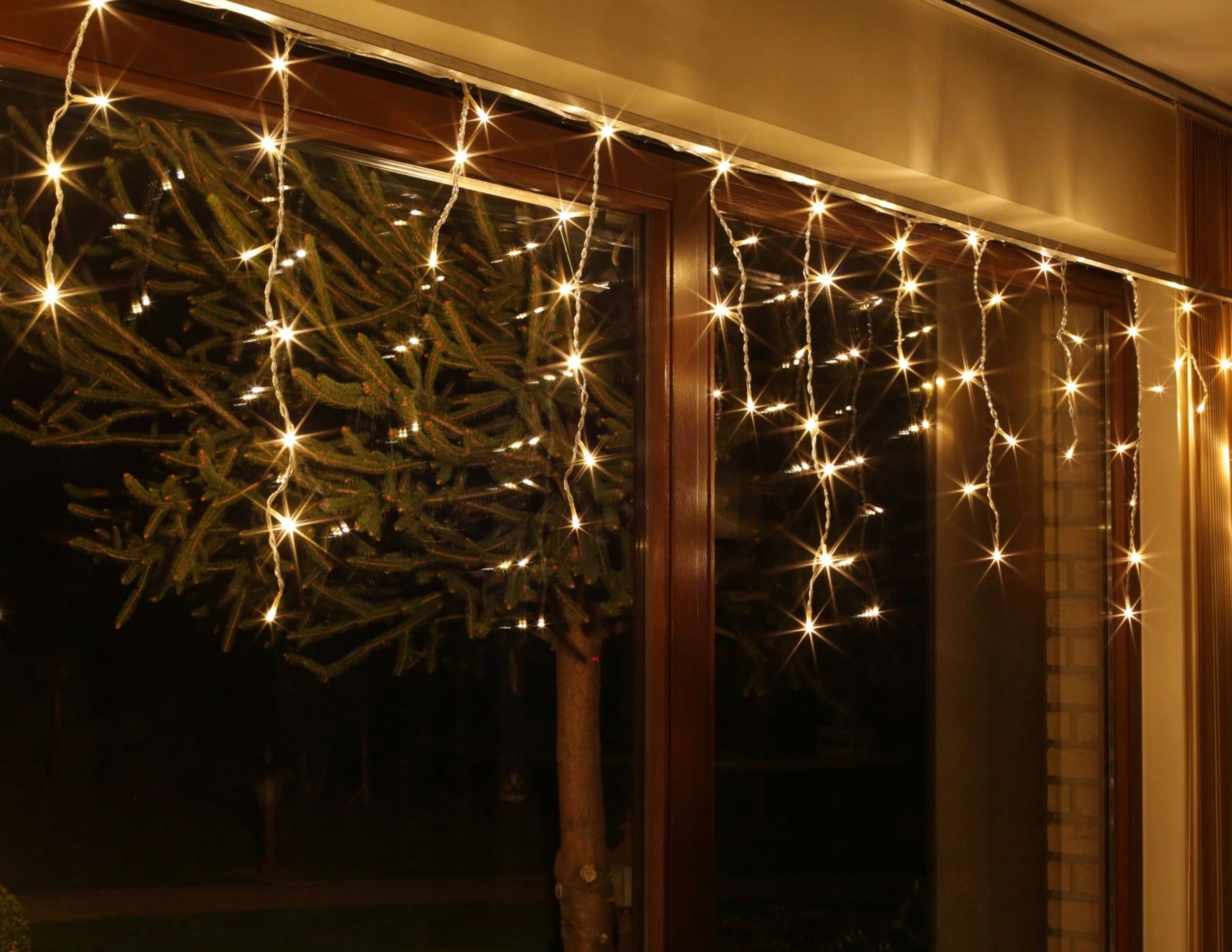 Kurtyna 100 LED 5,3 m Biały Ciepły + Flash Sople Zewnętrzna Gumowy Przewód