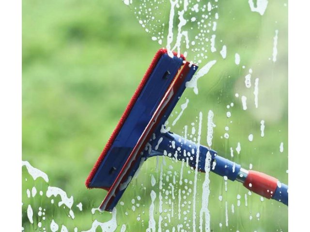 Ściągaczka do szyb i luster z nakładką z mikrowłókna PrzydaSie