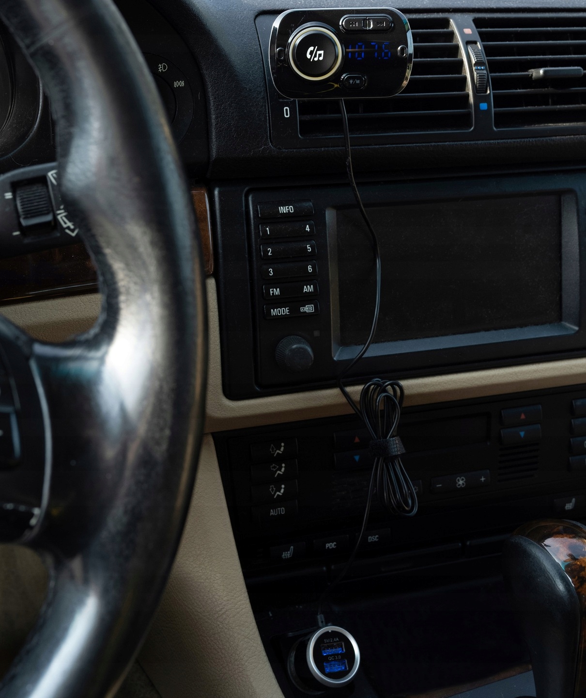 Transmiter samochodowy FM RETOO E663