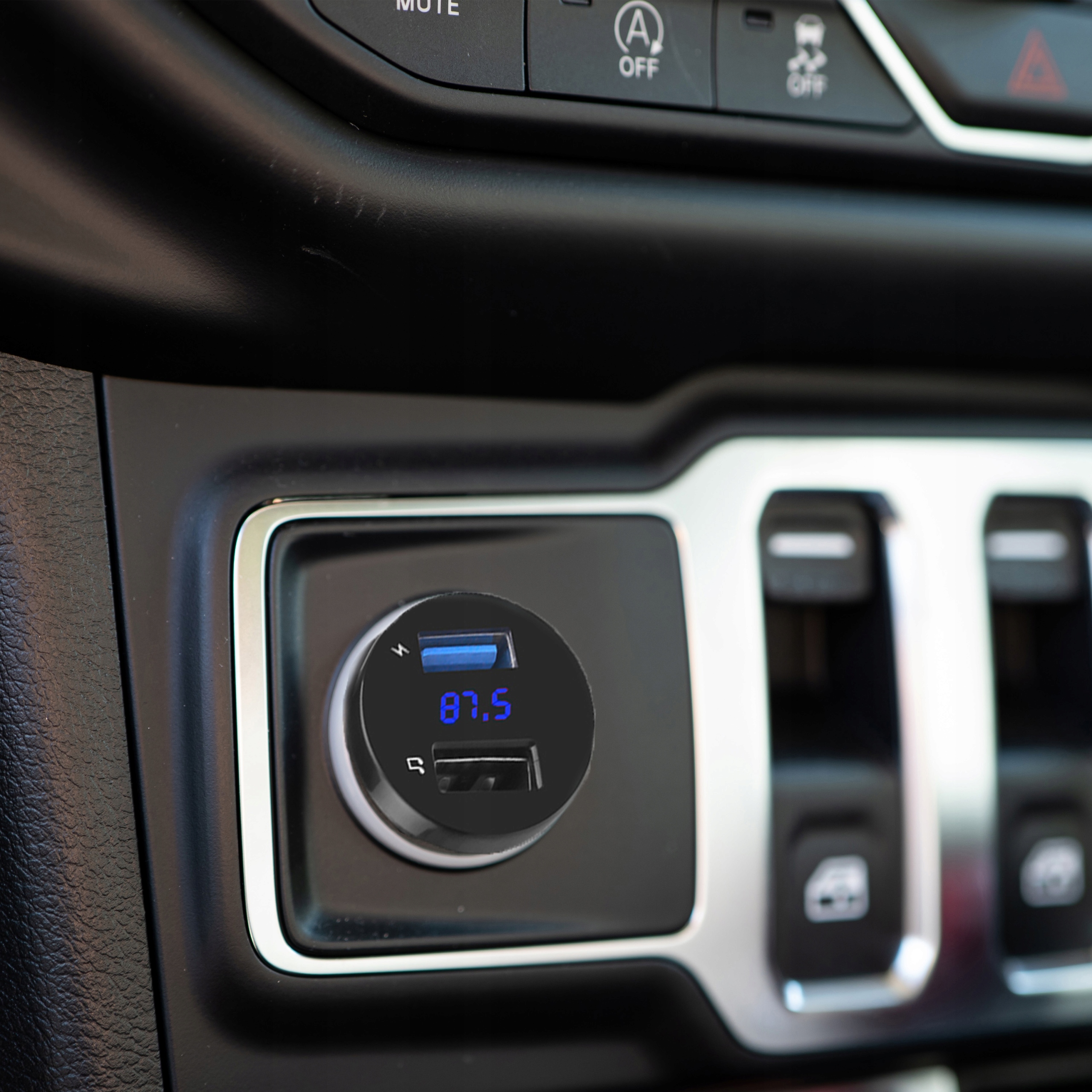 Transmiter samochodowy FM RETOO E810